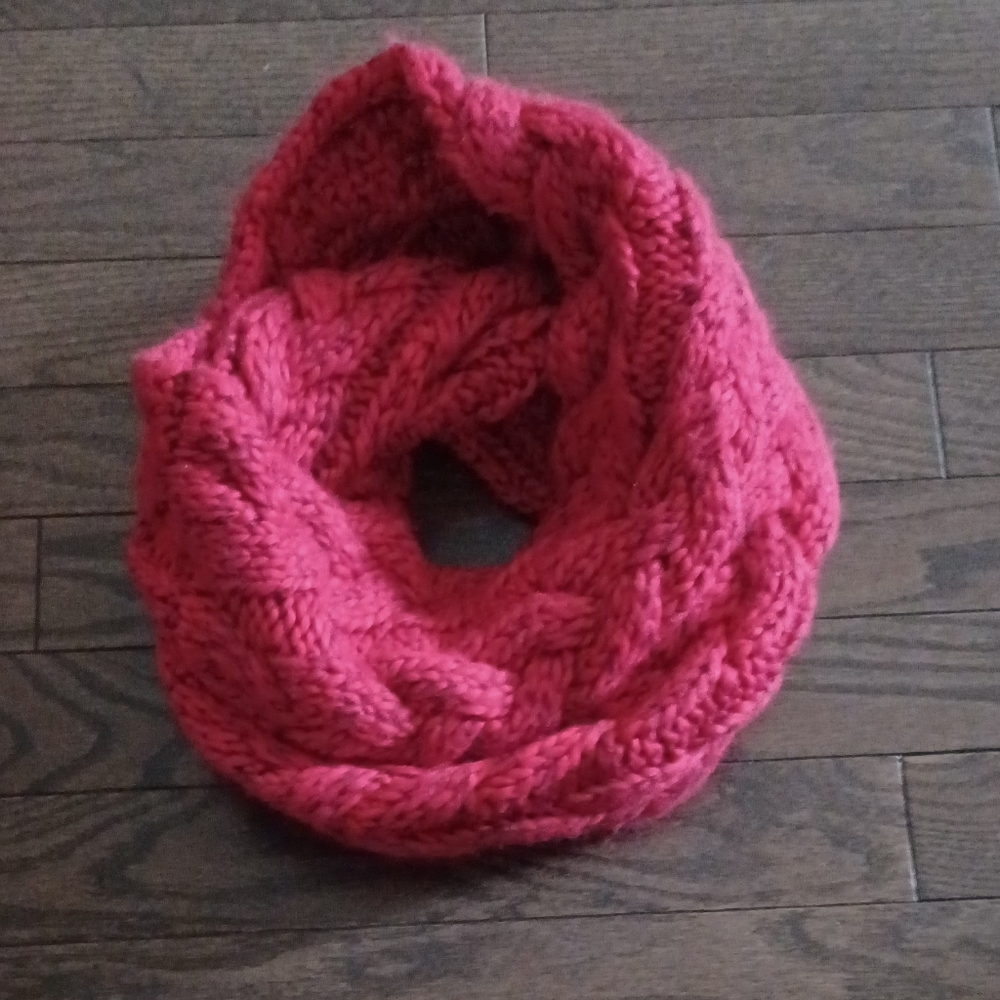 Beautiful red chunky knit infinity scarf